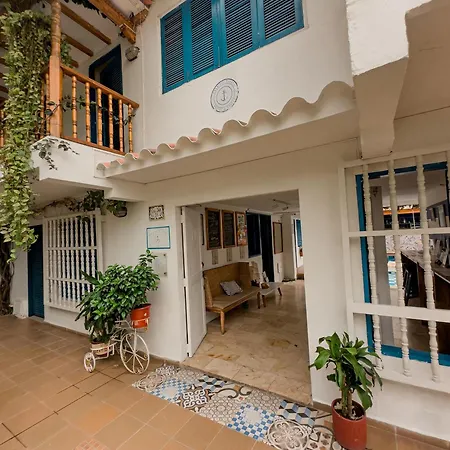 Casa Del Puerto Hostel&suites Hostal