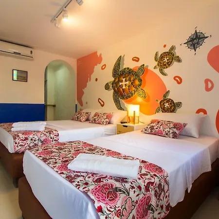 Casa Del Puerto Hostel&suites