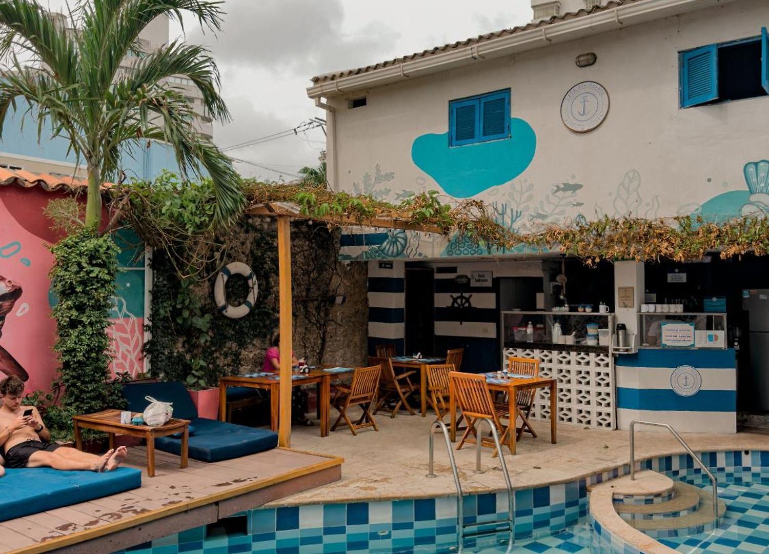 Casa Del Puerto Hostel&suites