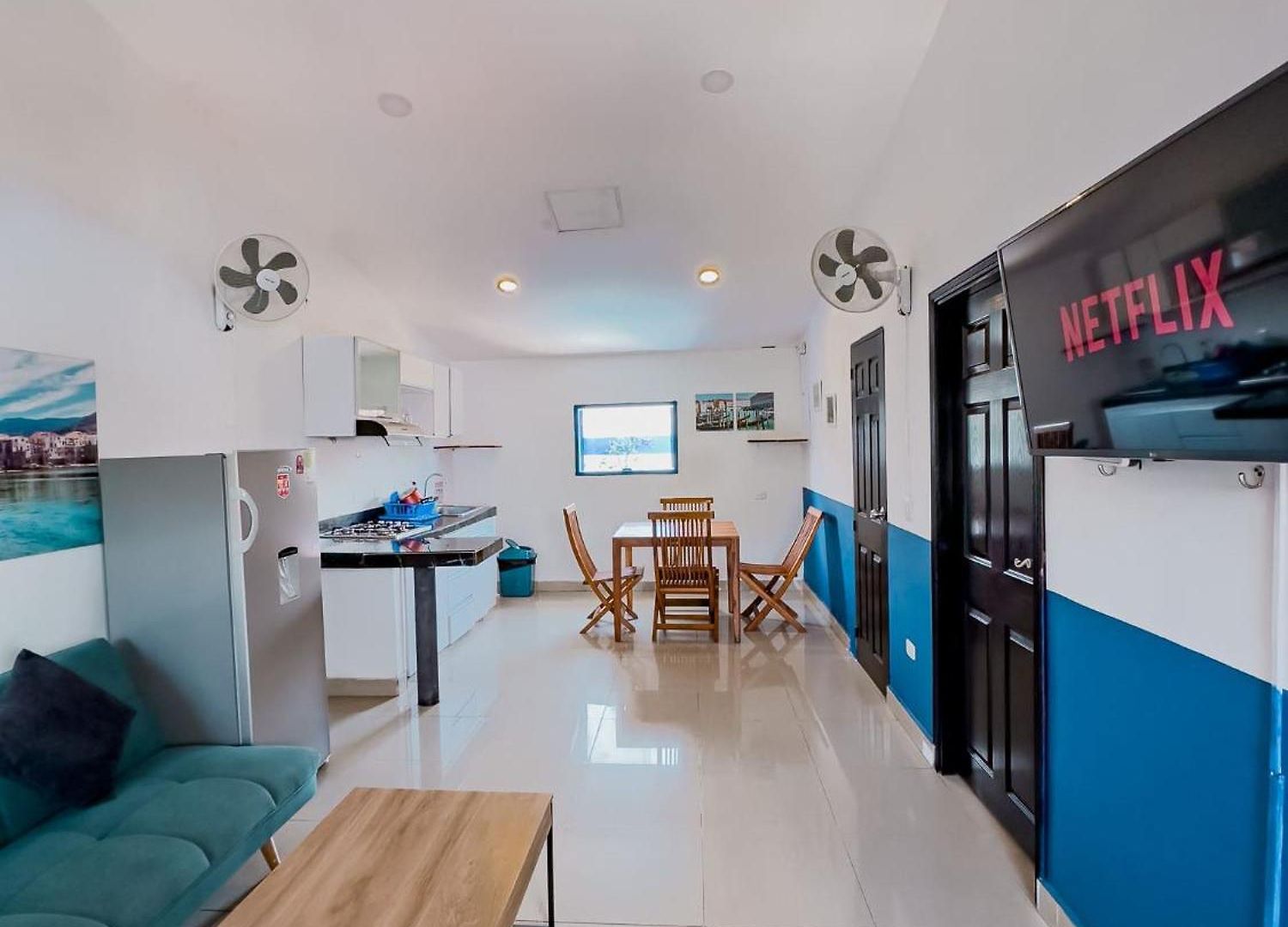 Casa Del Puerto Hostel&suites Hostal