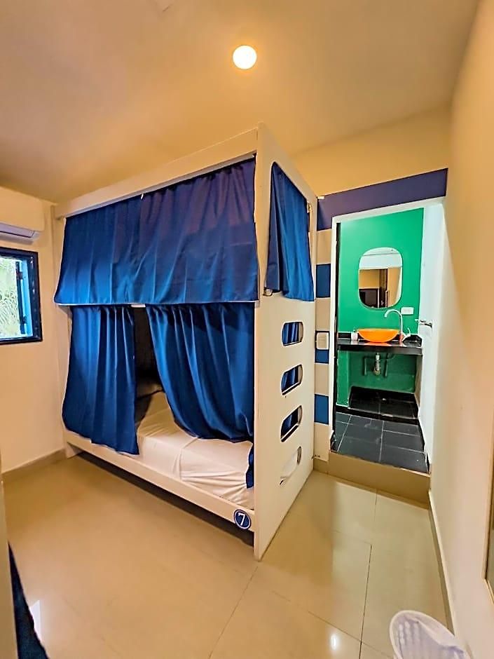 Casa Del Puerto Hostel&suites