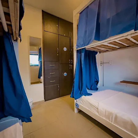 Casa Del Puerto Hostel&suites Hostal *