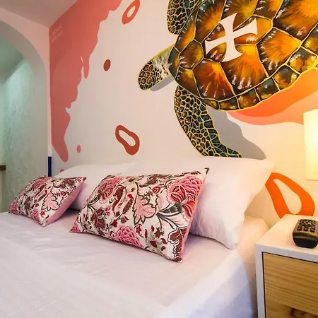 Casa Del Puerto Hostel&suites