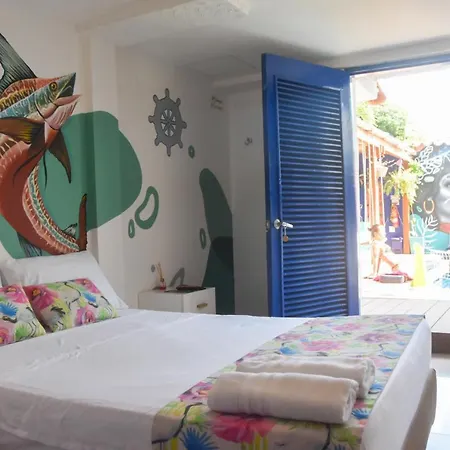 Casa Del Puerto Hostel&suites Hostal