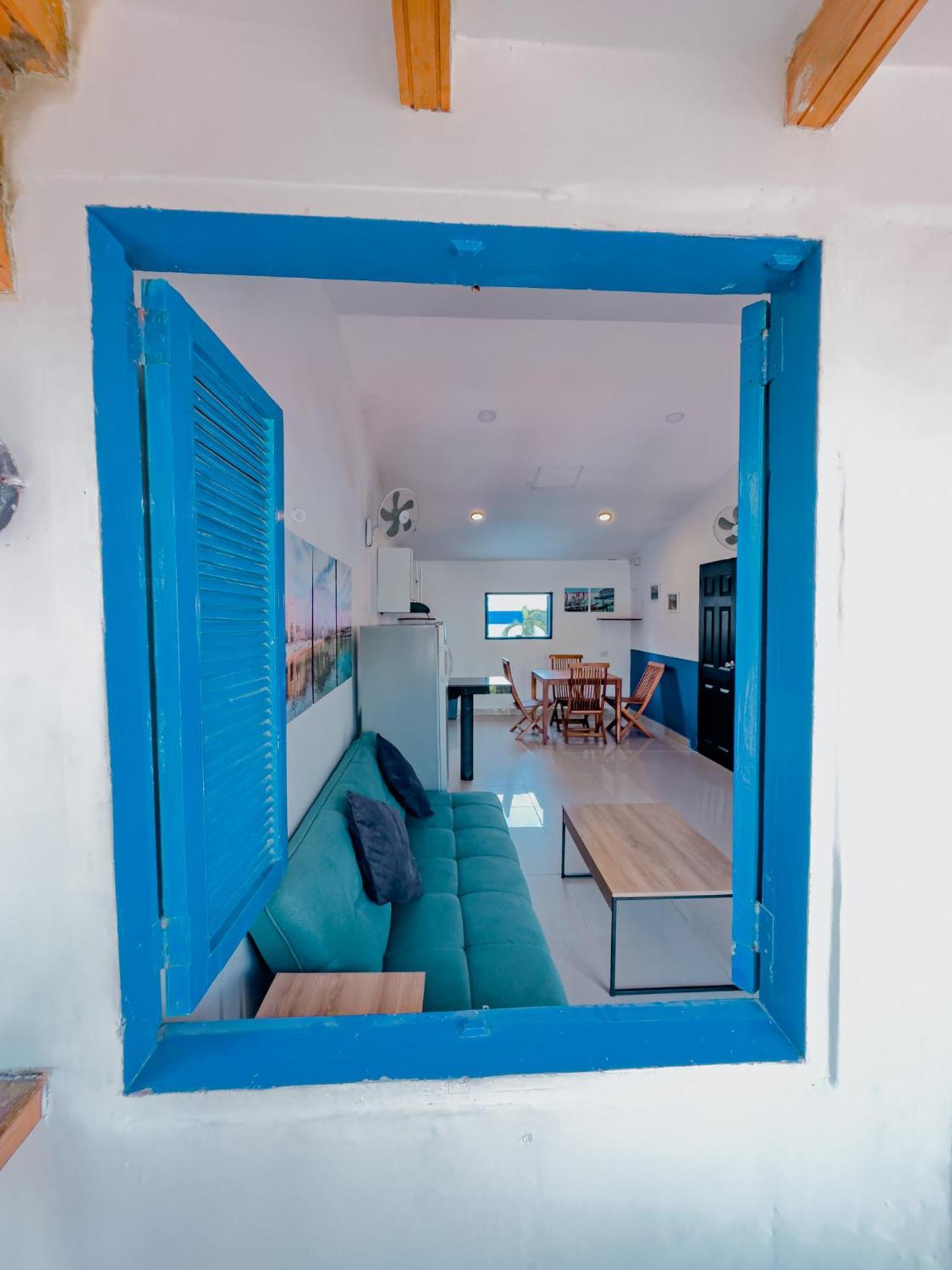 Casa Del Puerto & Hostel