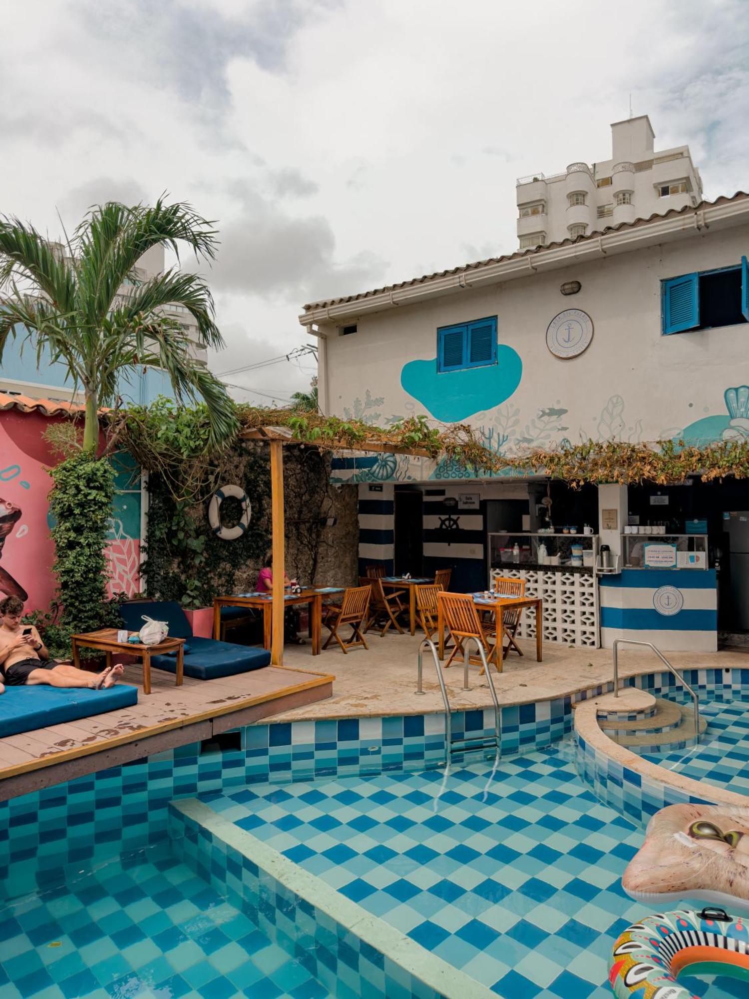 Casa Del Puerto Hostel&suites