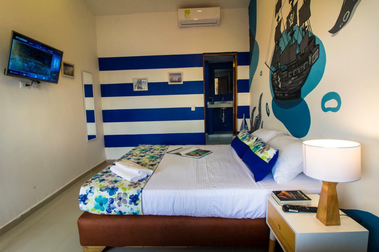 Casa Del Puerto Hostel&suites Hostal